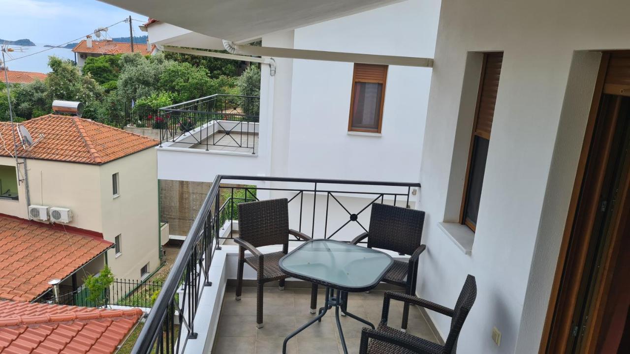 Loretta Maisonettes And Studios Chrysi Ammoudia Exterior foto